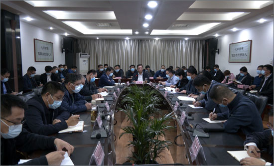 星空体育app官网_我市组织收听收看全省应对疫情工作领导小组会议暨视频调度会