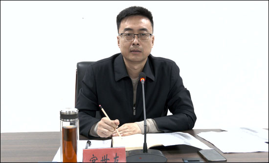 星空体育app官网|新乐市市长宫世友主持召开疫情防控工作视频