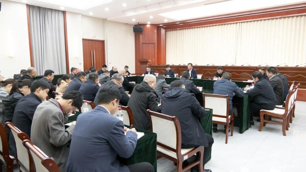 李明政主持召开民营企业座谈会