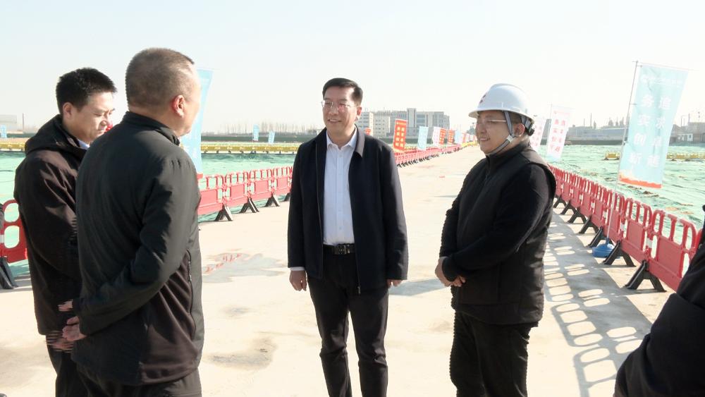 李明政督导调研重点产业项目建设工作