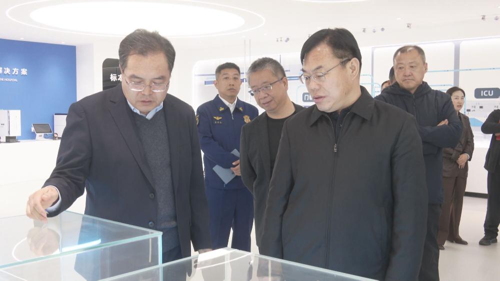 卢占军实地调研城市风貌提质和企业安全生产等工作